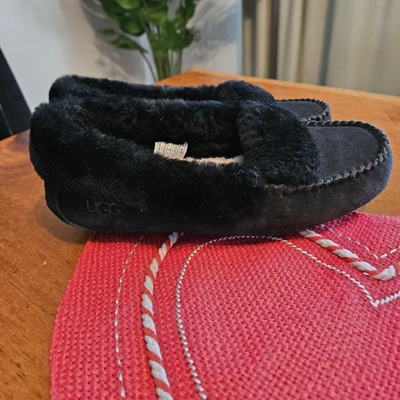 UGG Women's Black Fuzzy Slippers - Picture 2 of 5